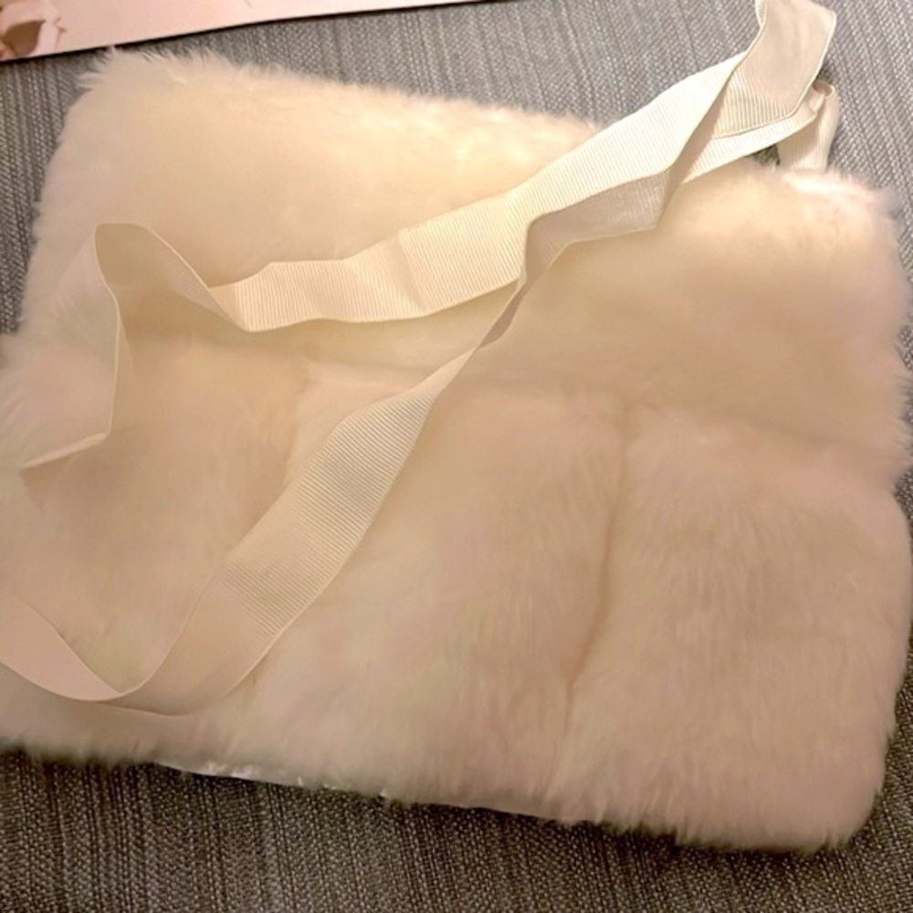 Victoria secret cosmetic, bad white for with sat back